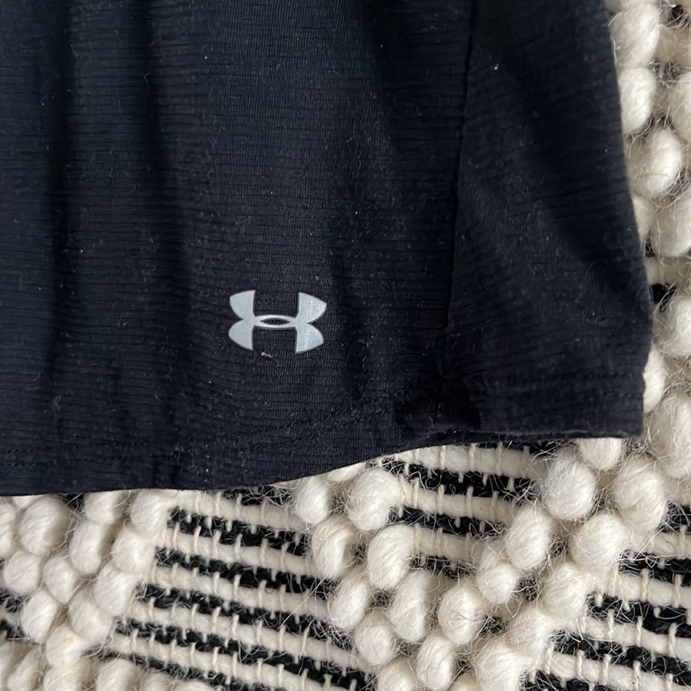 Under armour running shirt - Picture 2 of 3